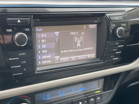 Used 2016 Toyota Corolla LE image 27