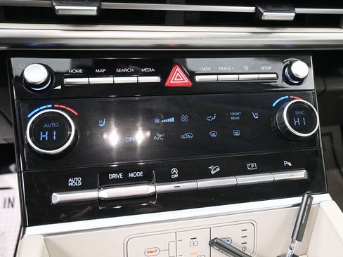 Used 2024 Hyundai Santa Fe SEL image 15