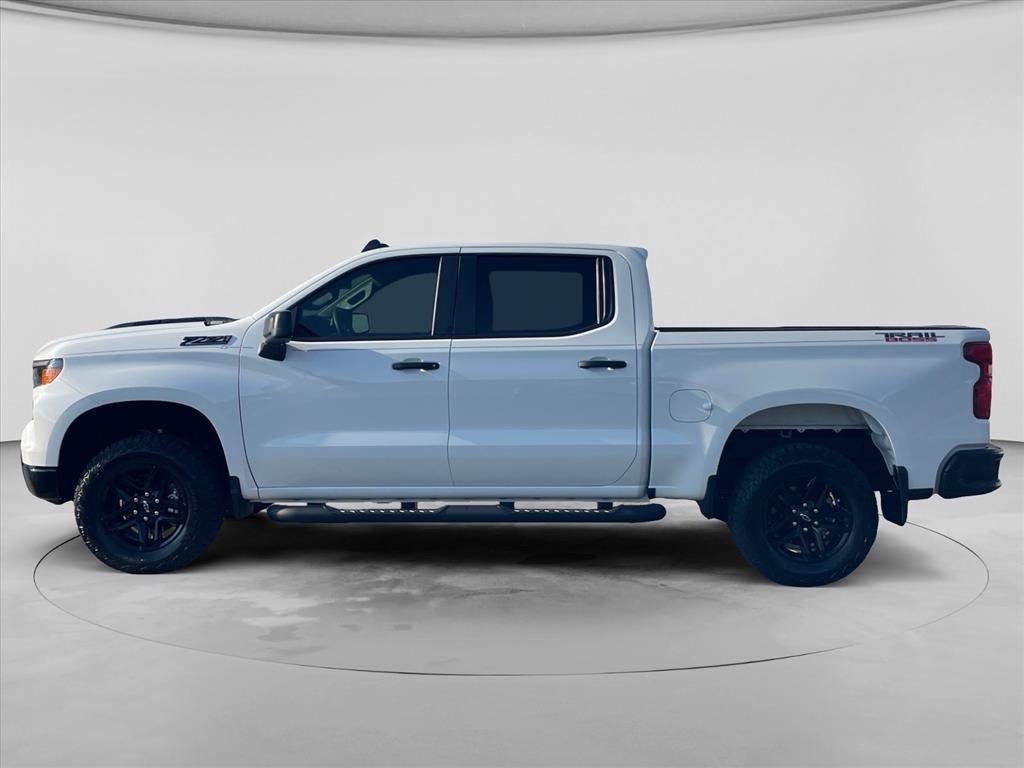 Used 2026 Chevrolet Silverado 1500 Custom Trail Boss w/ LPO, Dark Essentials Package AWD/4WD image 4