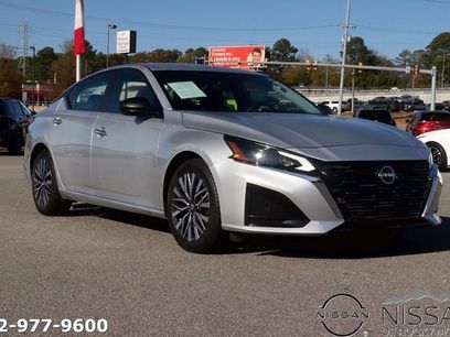 Used 2024 Nissan Altima 2.5 SV