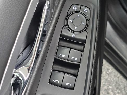 Used 2019 Chevrolet Traverse LT FWD image 34