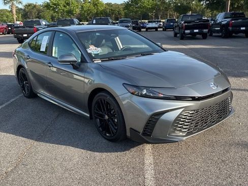 Used 2026 Toyota Camry SE FWD image 10