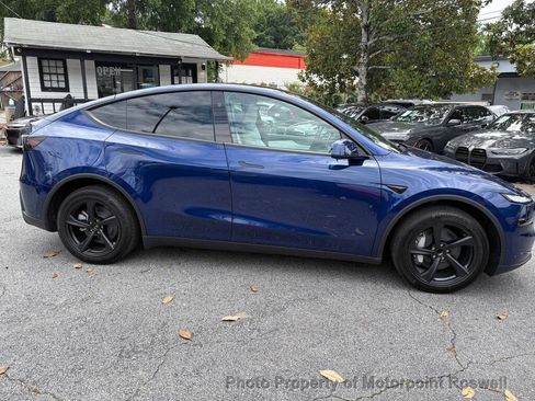 Used 2026 Tesla Model Y 2WD image 3