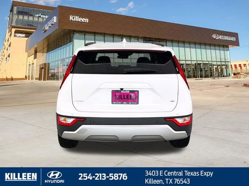 Used 2024 Kia Niro EX FWD image 6