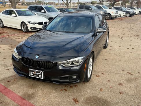 Used 2018 BMW 320i xDrive Sedan w/ Convenience Package image 1