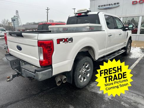 Used 2017 Ford F250 Lariat w/ Chrome Package image 4
