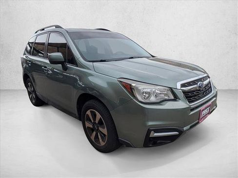 Used 2017 Subaru Forester 2.5i Premium w/ All-Weather Package AWD/4WD image 3