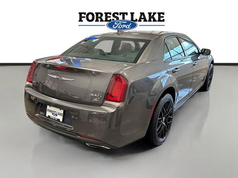 Used 2019 Chrysler 300 S image 7