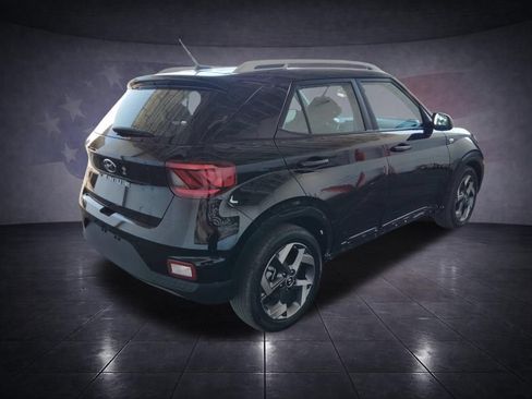 Used 2025 Hyundai Venue SEL FWD image 5