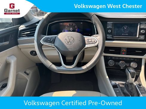 Used 2023 Volkswagen Jetta SE FWD image 14