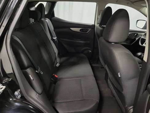 Used 2021 Nissan Rogue Sport S image 23