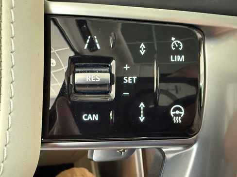 New 2026 Land Rover Range Rover Long Wheelbase SE AWD/4WD image 18