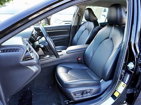 Used 2022 Toyota Camry SE FWD image 14