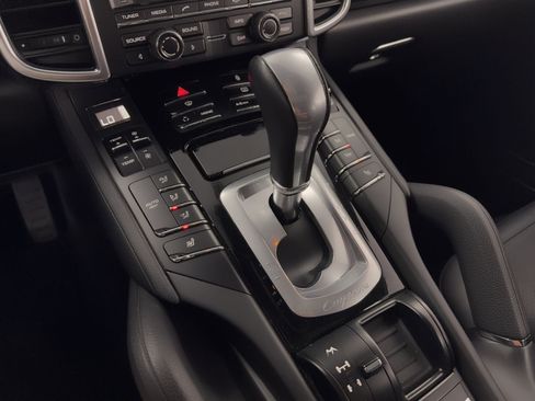 Used 2012 Porsche Cayenne AWD/4WD image 25