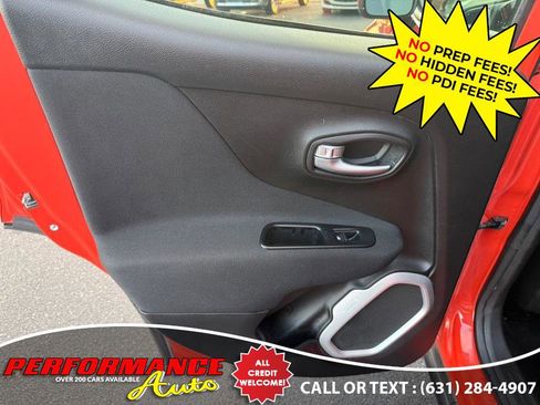 Used 2018 Jeep Renegade Latitude w/ Cold Weather Group image 27