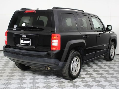 Used 2016 Jeep Patriot Sport w/ Power Value Group FWD image 4