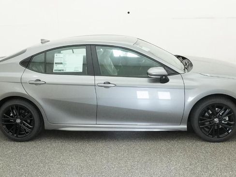 New 2026 Toyota Camry SE image 11