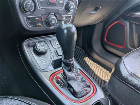 Used 2020 Jeep Compass Trailhawk AWD/4WD image 17