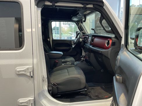 Used 2021 Jeep Wrangler Unlimited Rubicon AWD/4WD image 33