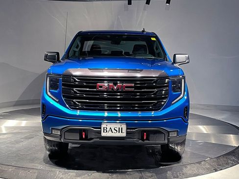 Used 2023 GMC Sierra 1500 Elevation w/ X31 Off-Road Package image 9