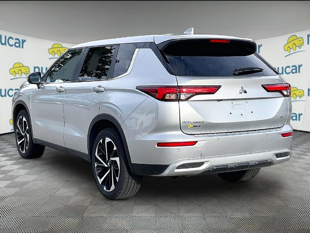 Used 2024 Mitsubishi Outlander SE AWD/4WD image 4