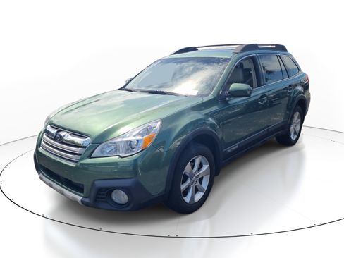 Used 2014 Subaru Outback 2.5i Limited w/ Moonroof Package AWD/4WD image 3