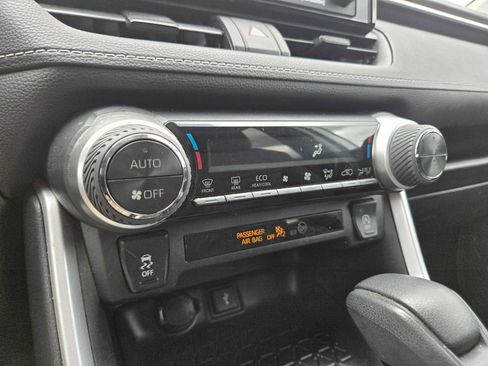Used 2020 Toyota RAV4 XLE w/ All Weather Liner Package AWD/4WD image 32