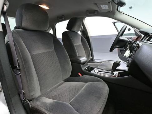 Used 2011 Chevrolet Impala LS FWD image 40