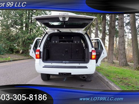 Used 2017 Ford Expedition XLT image 30