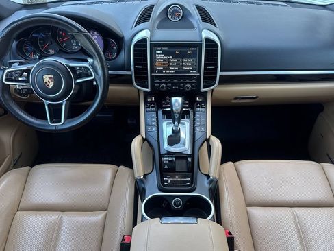 Used 2016 Porsche Cayenne AWD/4WD image 12
