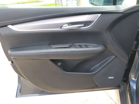 Used 2020 Cadillac XT5 Luxury FWD image 17