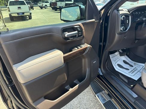 Used 2019 GMC Sierra 1500 SLT w/ SLT Premium Plus Package image 17