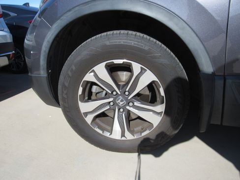 Used 2018 Honda CR-V LX image 5