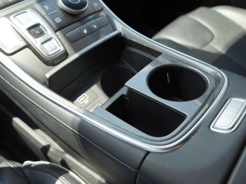 Used 2022 Hyundai Santa Fe SEL w/ Convenience + Premium Package FWD image 17