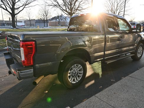 Used 2018 Ford F250 XLT image 6