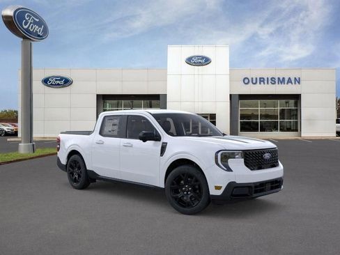 New 2026 Ford Maverick Lariat w/ Black Appearance Package image 1