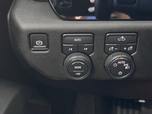 Used 2026 Chevrolet Silverado 1500 LT AWD/4WD image 25