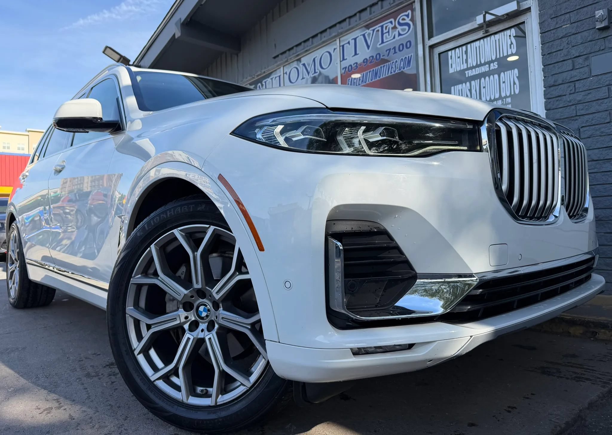 Used 2022 BMW X7 xDrive40i w/ Cold Weather Package AWD/4WD image 1