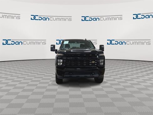 Used 2022 Chevrolet Silverado 2500 Custom w/ Custom Value Package image 3