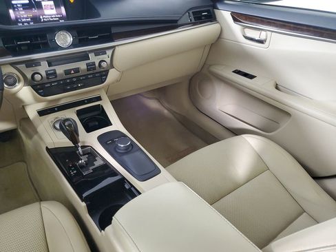 Used 2015 Lexus ES 350 w/ Premium Package FWD image 12