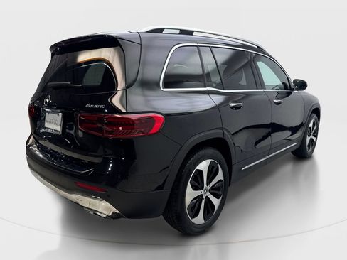 Used 2025 Mercedes-Benz GLB 250 4MATIC image 6