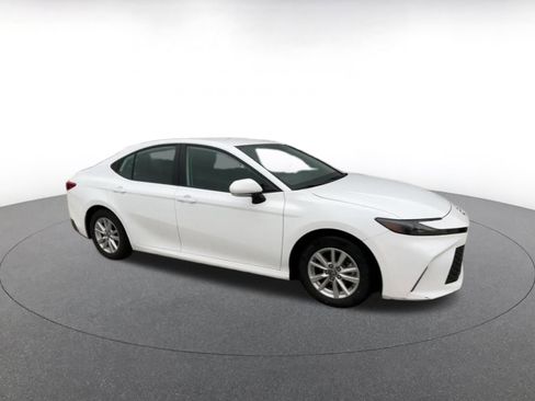 Used 2025 Toyota Camry LE image 2