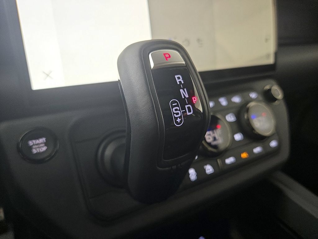 New 2026 Land Rover Defender 110 OCTA AWD/4WD image 15