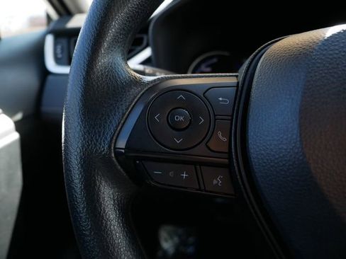 Used 2025 Toyota RAV4 XLE image 18