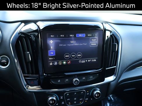 Used 2023 Chevrolet Traverse LT image 24