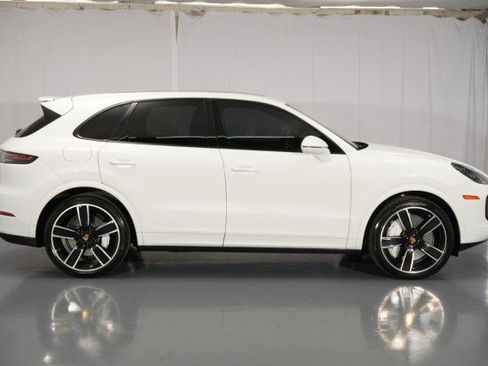 Used 2019 Porsche Cayenne Turbo AWD/4WD image 13