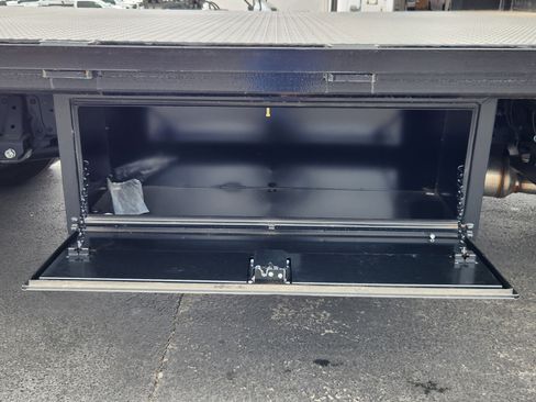 New 2025 Chevrolet Low Cab Forward image 5