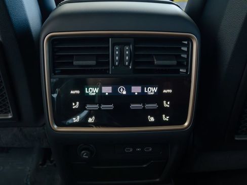 New 2026 Porsche Cayenne Coupe AWD/4WD image 20