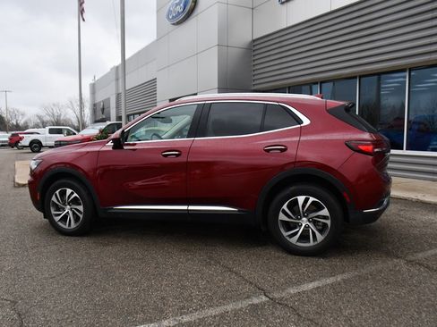 Used 2021 Buick Envision Essence w/ Technology Package I image 3