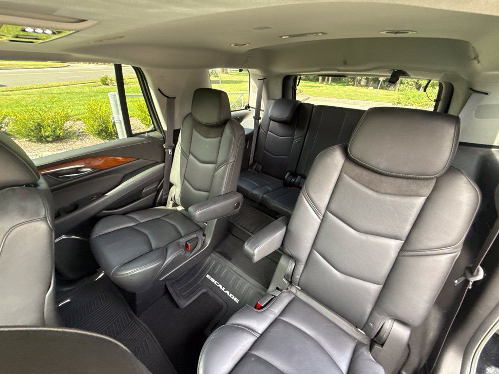 Used 2016 Cadillac Escalade Premium AWD/4WD image 11